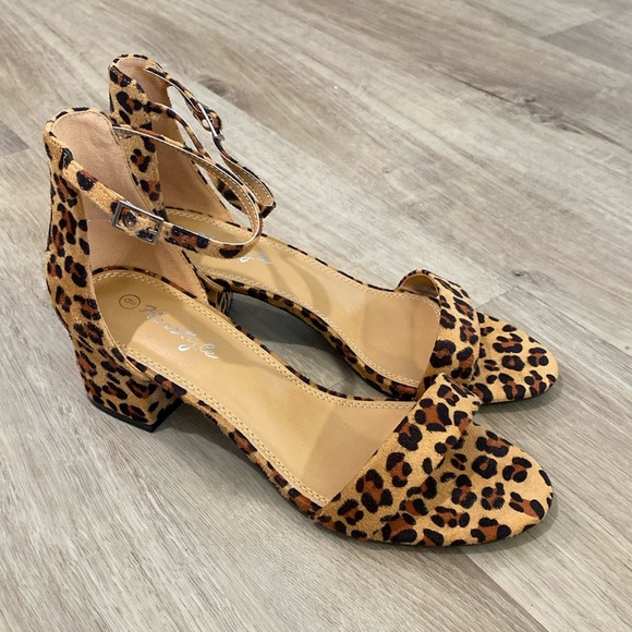 NEW Women’s Herstyle Sunday Leopard Sandals - Picture 1 of 4